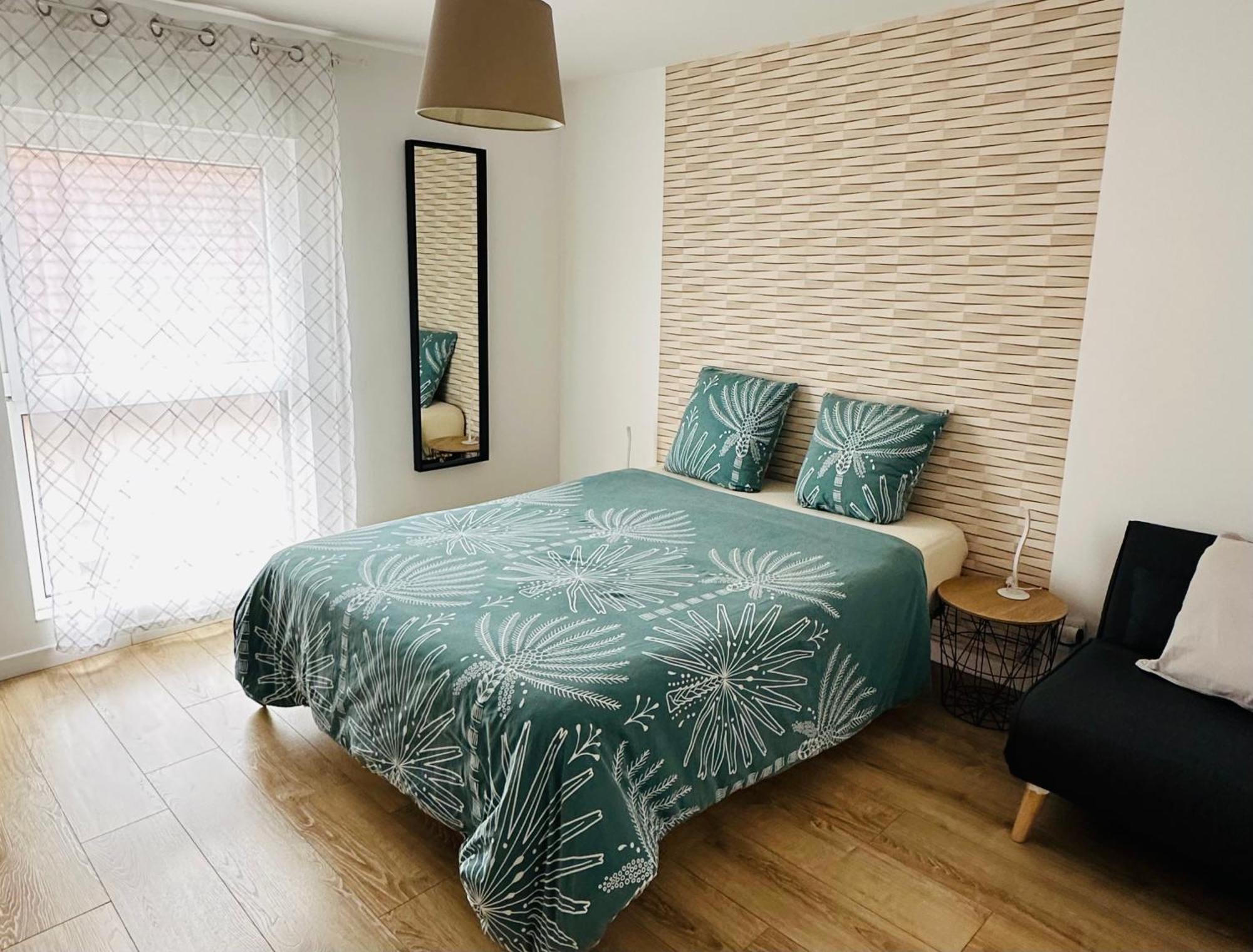 B&B Chez L'Habitant Chambre Privative Sur La Route Des Vins Tv Parking Box Velo Изенгейм Экстерьер фото